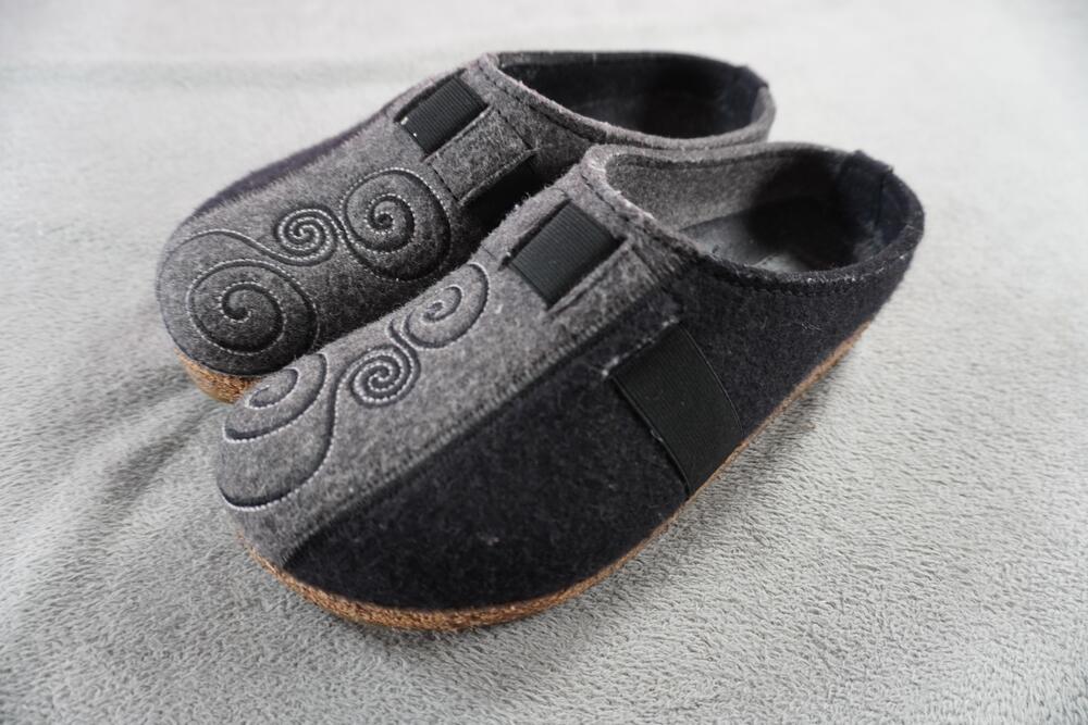 Haflinger Slippers Women 39 EU 8 US Gray Wool Felt Clog Cork Sole Embroidered